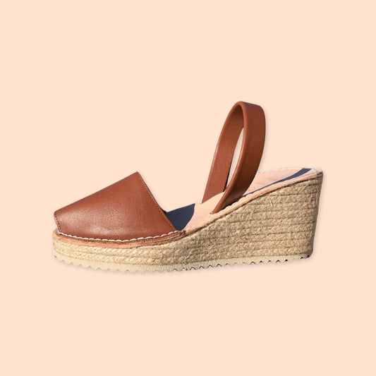 menorquinas con cuña alta de esparto para mujer color cuero