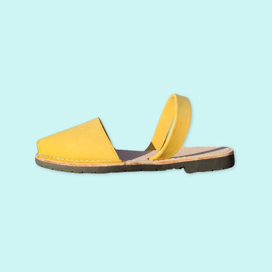 abarcas menorquinas mujer hombre niña piel nobuk color amarillo originales