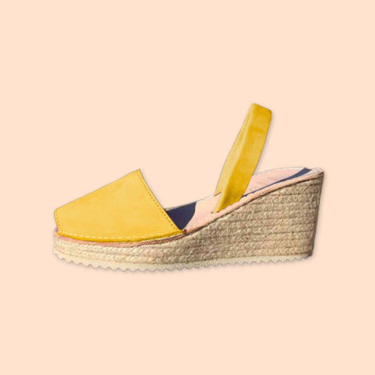 menorquinas con cuña alta de esparto para mujer color amarillo