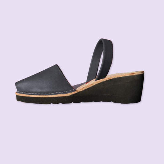 Abarca menorquina - Mujer - Piel Box - Cuña Alta - Color Negro