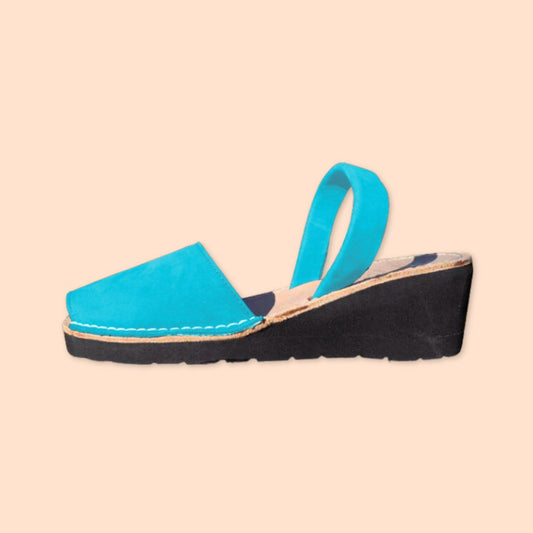 Abarca Menorquina - Mujer - Piel Nobuk - Cuña alta - Color Turquesa
