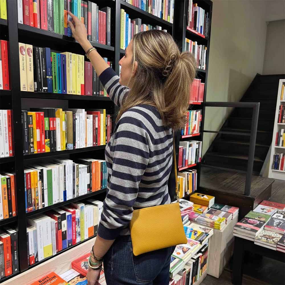 Granulado Amarillo | Bolso de piel para mujer | Bandolera con Tira ajustable